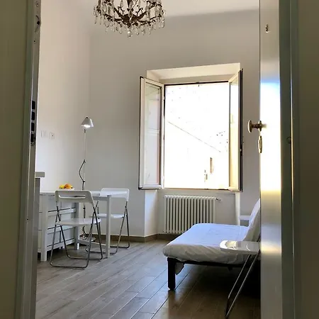 Termini Station Little House Apartmán *